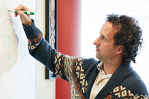 Thomas Teets Earns CAREER Award for Work in Luminescence